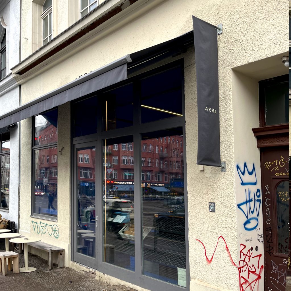 AERA - Café Außenansicht